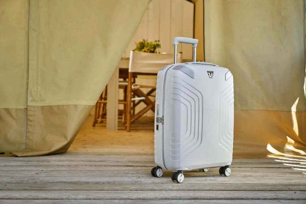 Regalare il Made in Italy: una valigia Roncato collezione Ypsilon 2 Valigie Roncato Ypsilon, nate per viaggiare